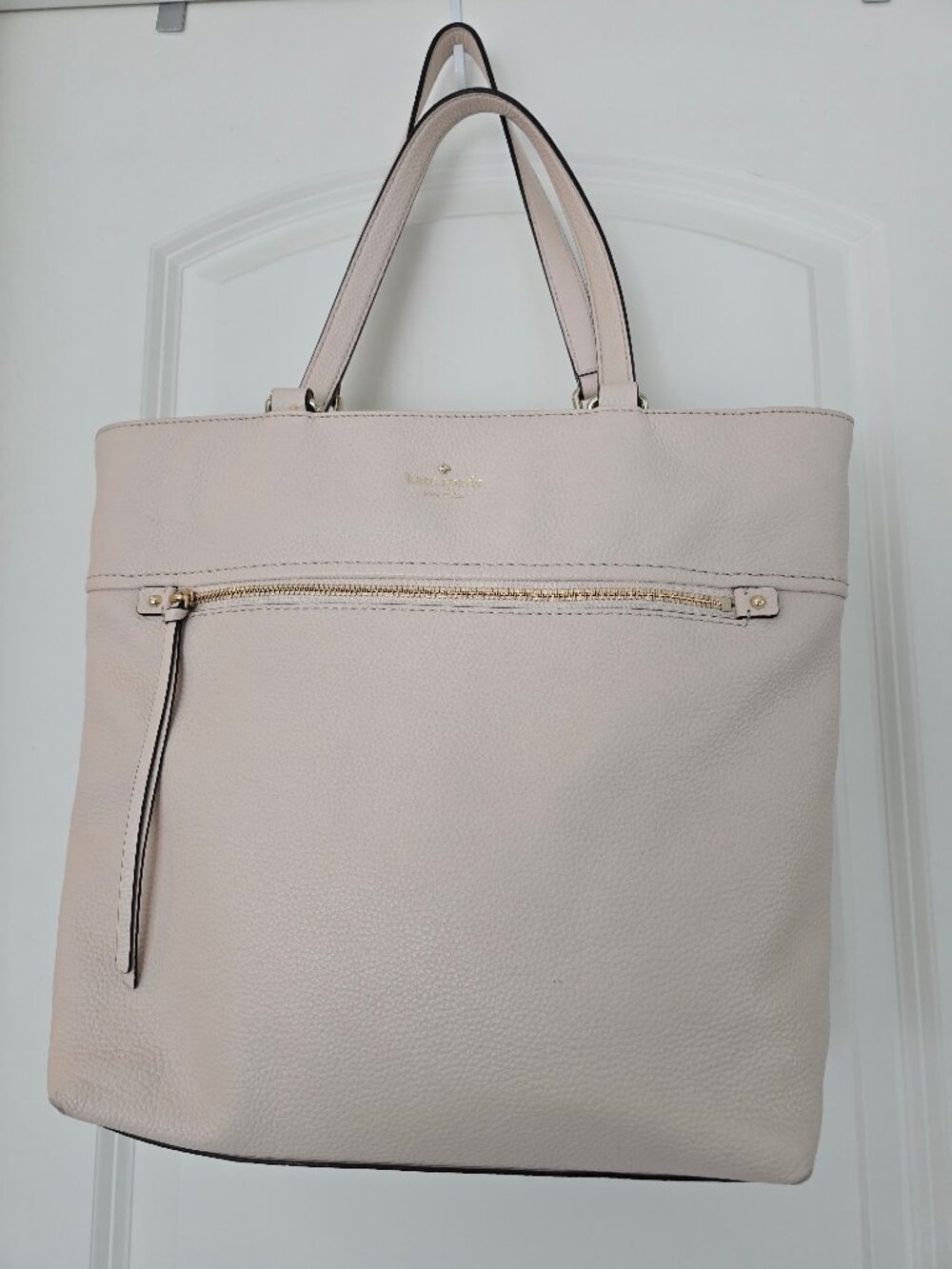 Kate Spade Cobble Hill Bag in Beige Color